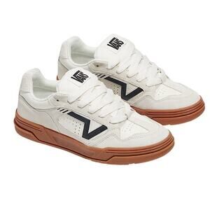 Vans Mens Upland Low Retro Sneakers US 10 EU 43 White Gum Suede Leather NIB